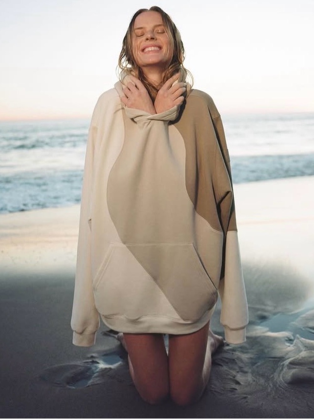 Alo Yoga Make Waves Hoodie